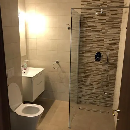 Rebe Apartaments Summerland דירה *