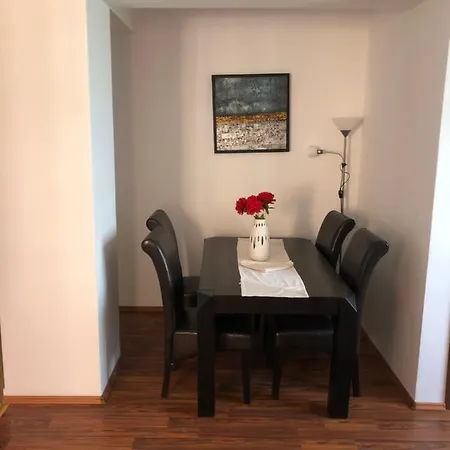 Rebe Apartaments Summerland דירה מאמאיה